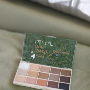 Dodo Girl Eyeshadow Palette